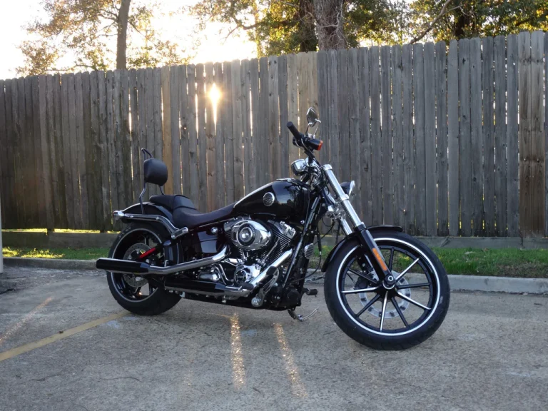 Exploring the Benefits of a Harley Davidson Sissy Bar for Long-Distance Riders