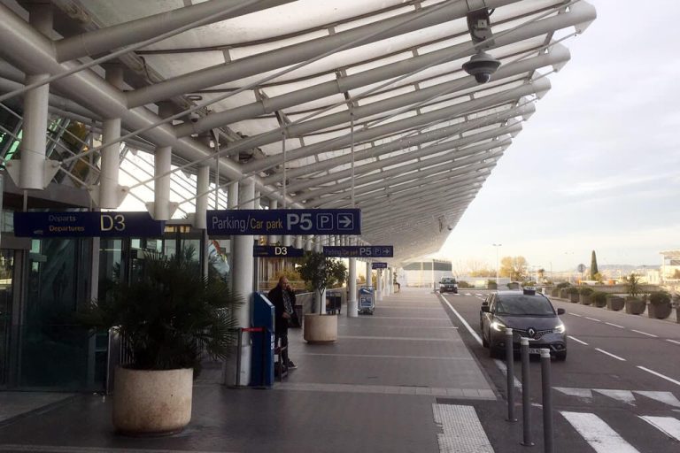 Convenient Travel: Taxi Nice Airport to Cannes