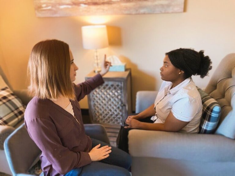 Finding the Right EMDR Therapist: A Guide to Healing Trauma and Emotional Pain