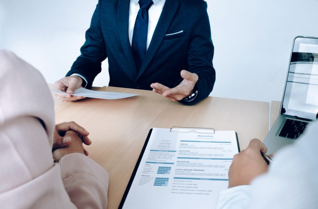 How to Choose the Right Agency for Recruitment for Contract Staffing