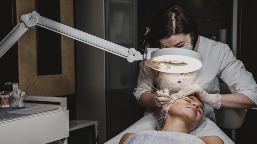 What You Should Expect from a Consultation with the Best Cosmetologist in Mumbai